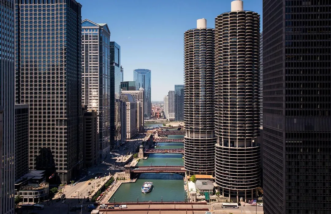 Londonhouse Chicago, Curio Collection By Hilton-1