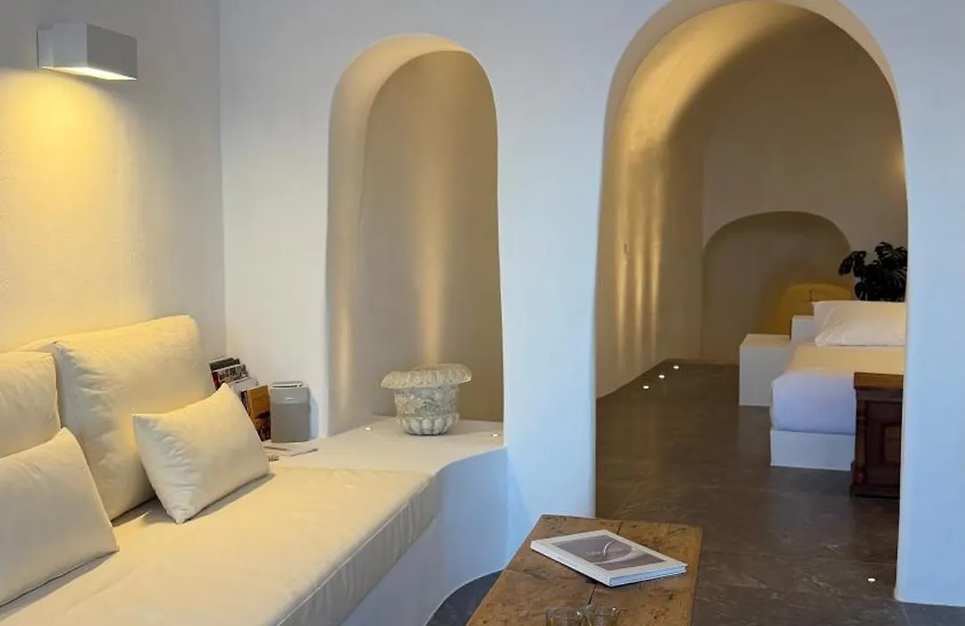 Chelidonia Luxury Suites-1