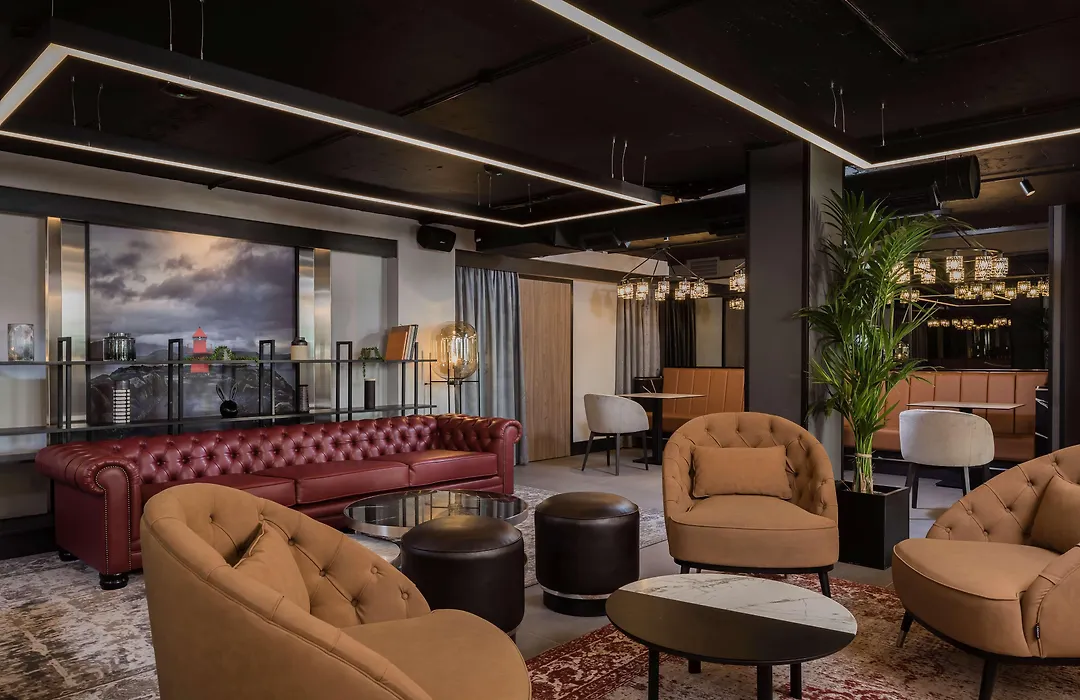 Radisson Red London Heathrow-1
