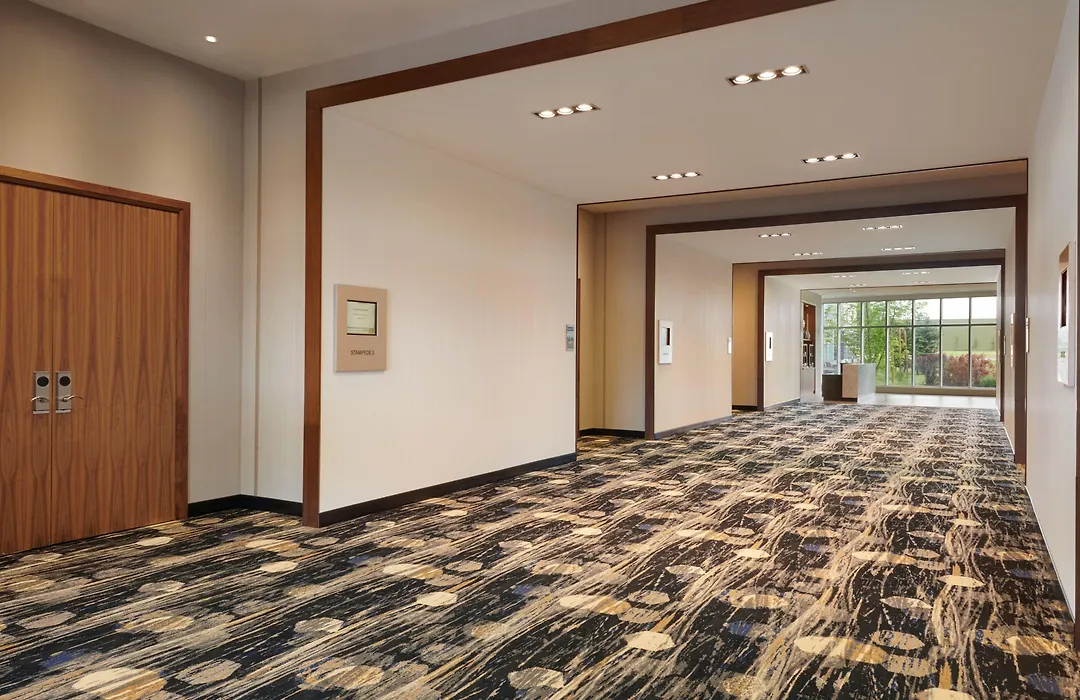 Courtyard By Marriott Calgary Airport-1