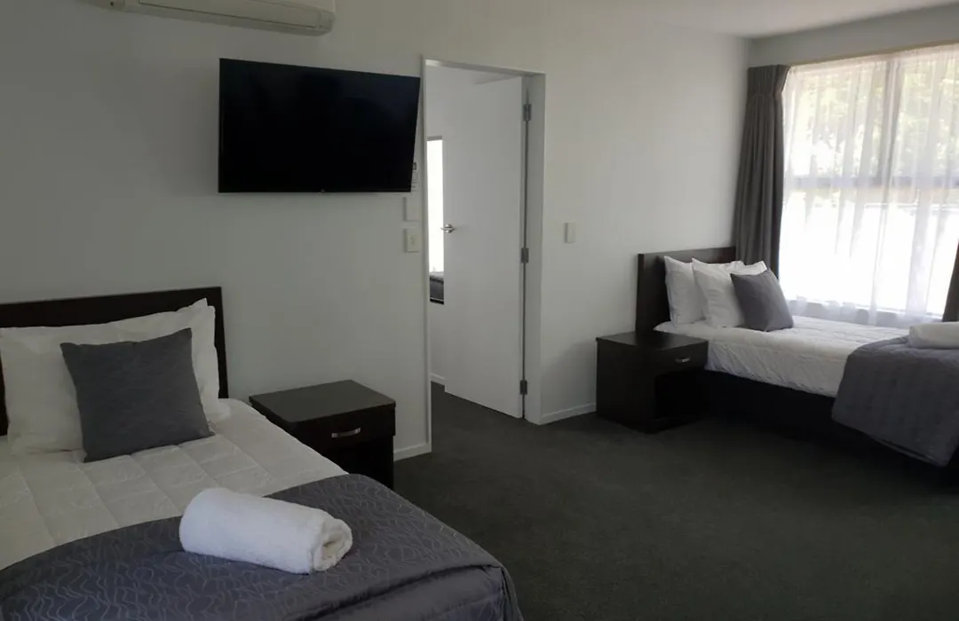 Durham Court Motor Inn-1