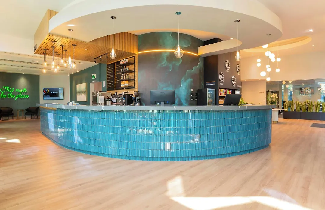Sandman Signature Surrey-Guildford Suites-1
