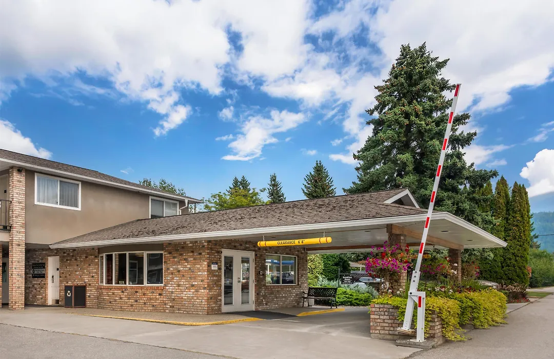 Best Western Sicamous Inn-1