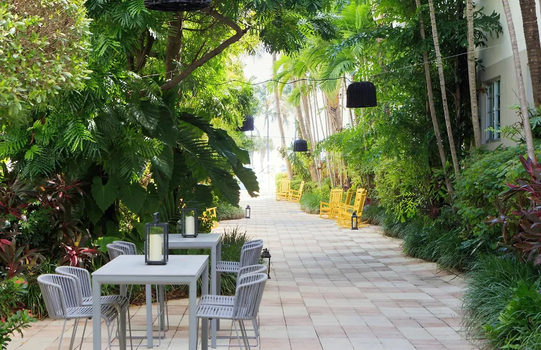 Kimpton Surfcomber Hotel By Ihg-1