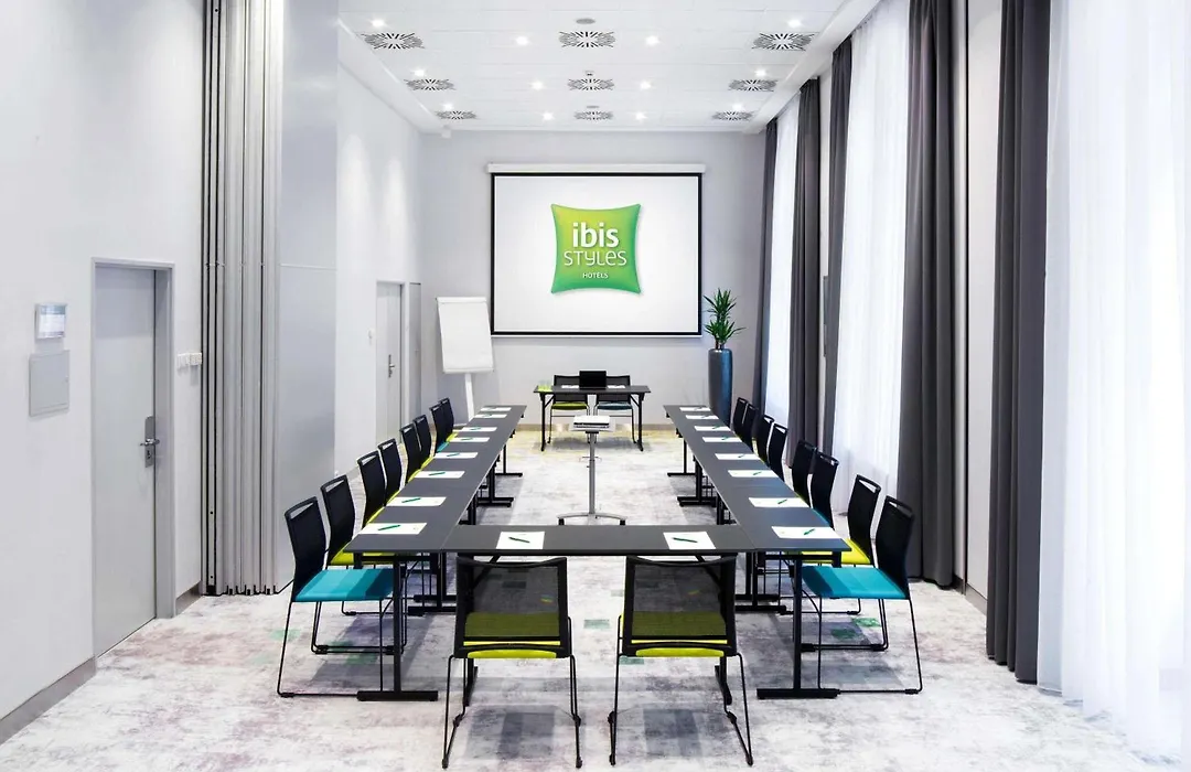Ibis Styles Budapest Center-1