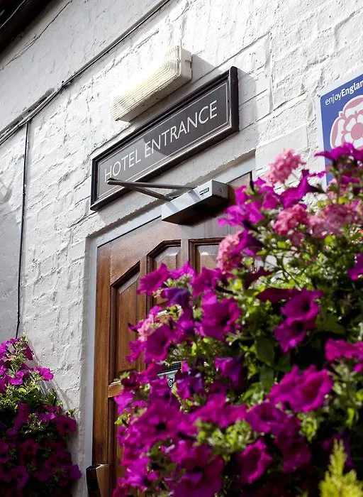 The Railway Tavern Hotel-1
