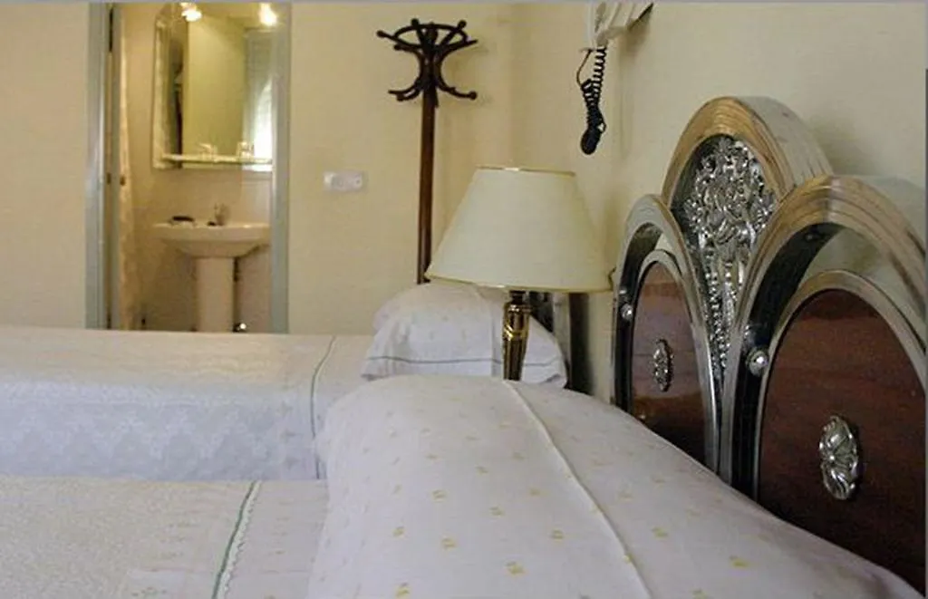 Hostal Delfina-1