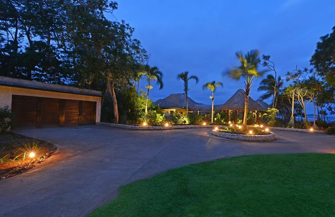Wavi Island-1