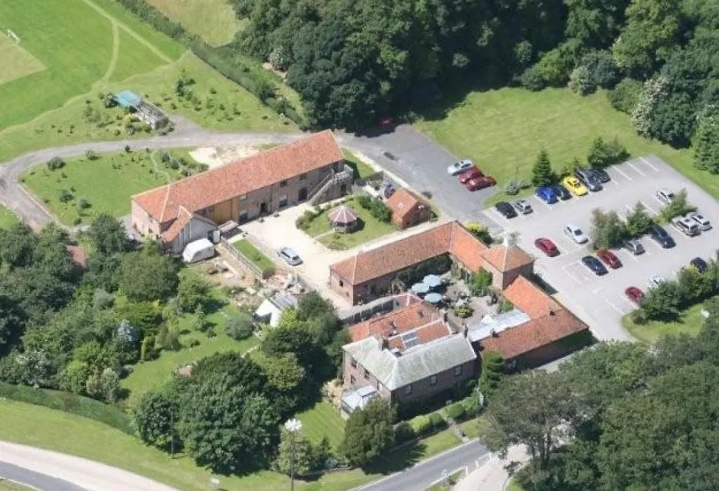 Wolds Village Hotel-1