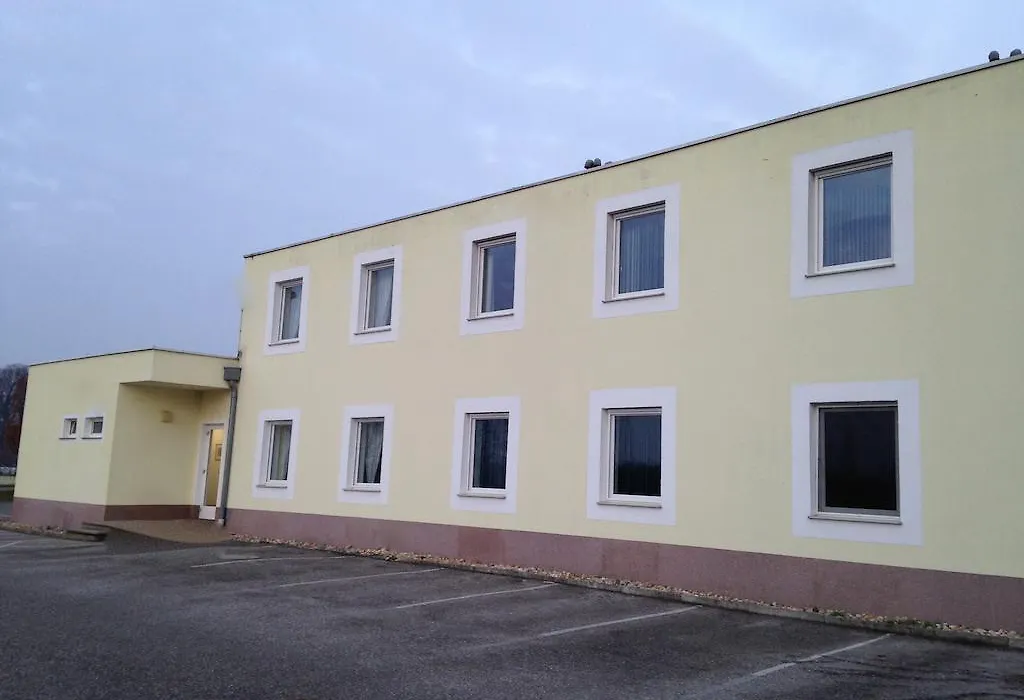 Pension Tennisweber-1