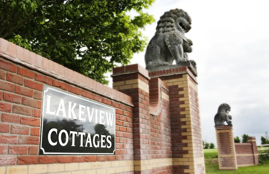 Lakeview Holiday Cottages-1