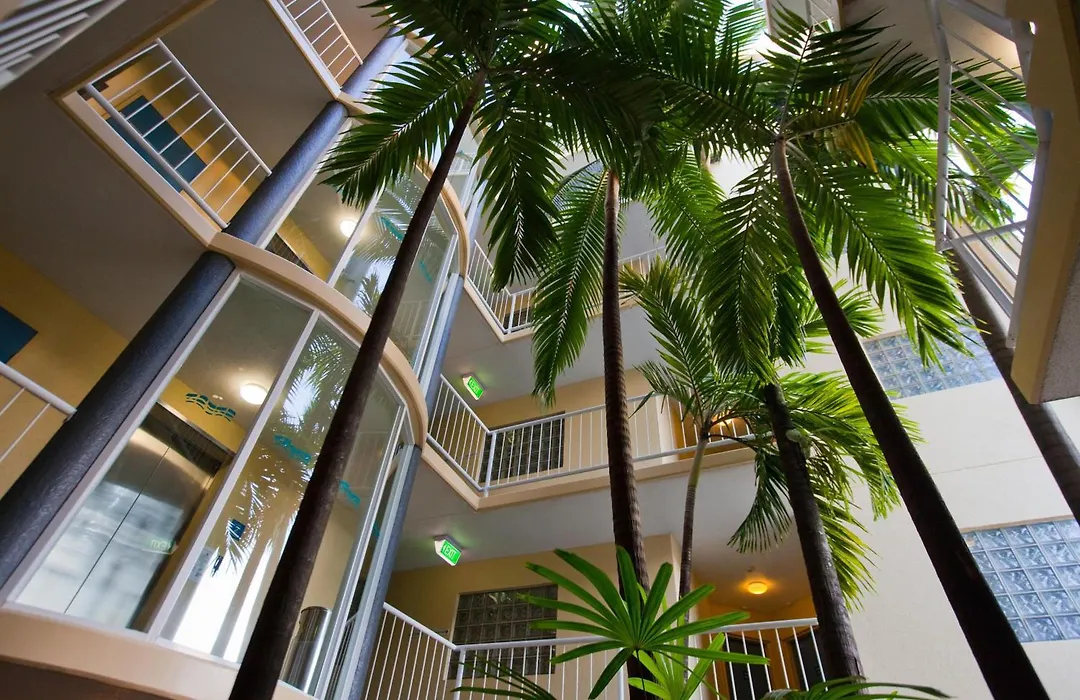 Inn Cairns-1