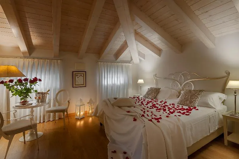 Boutique Room-1