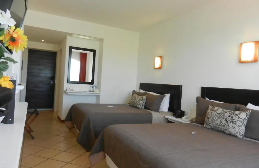 Hotel 9 Manantiales-1