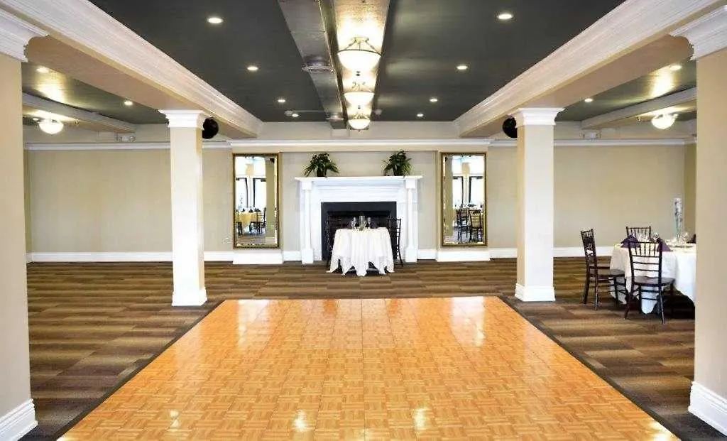 Niagara Crossing Hotel And Spa-1