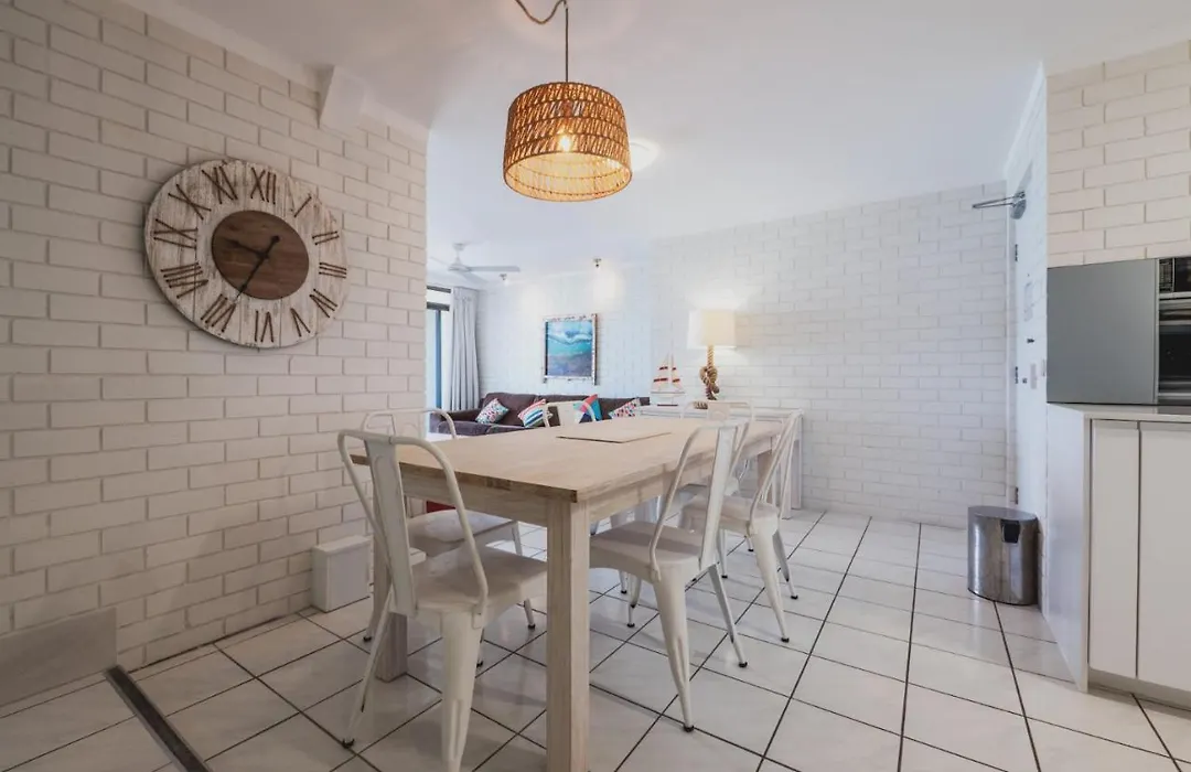 Edgecliffe Unit 4 4 Esplanade Kings Beach-1