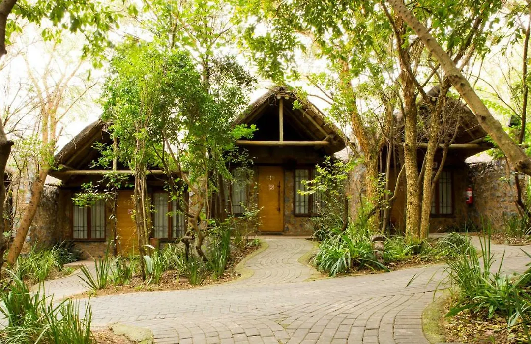Misty Hills Country Hotel, Conference Centre & Spa-1