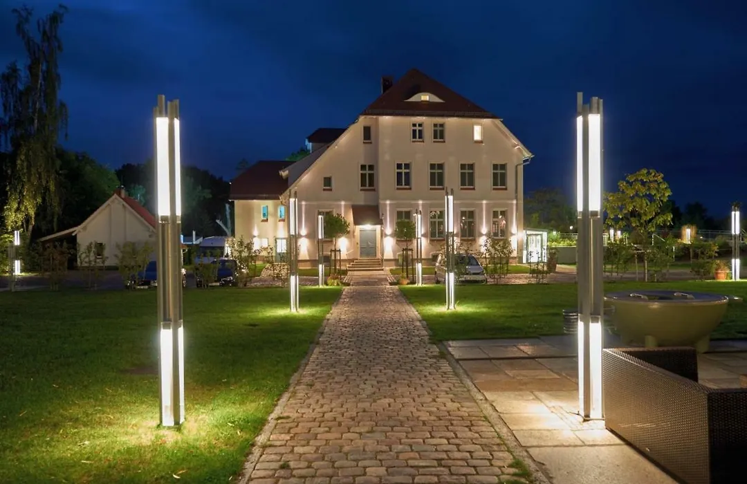 Hotel und Restaurant Am Peenetal-1