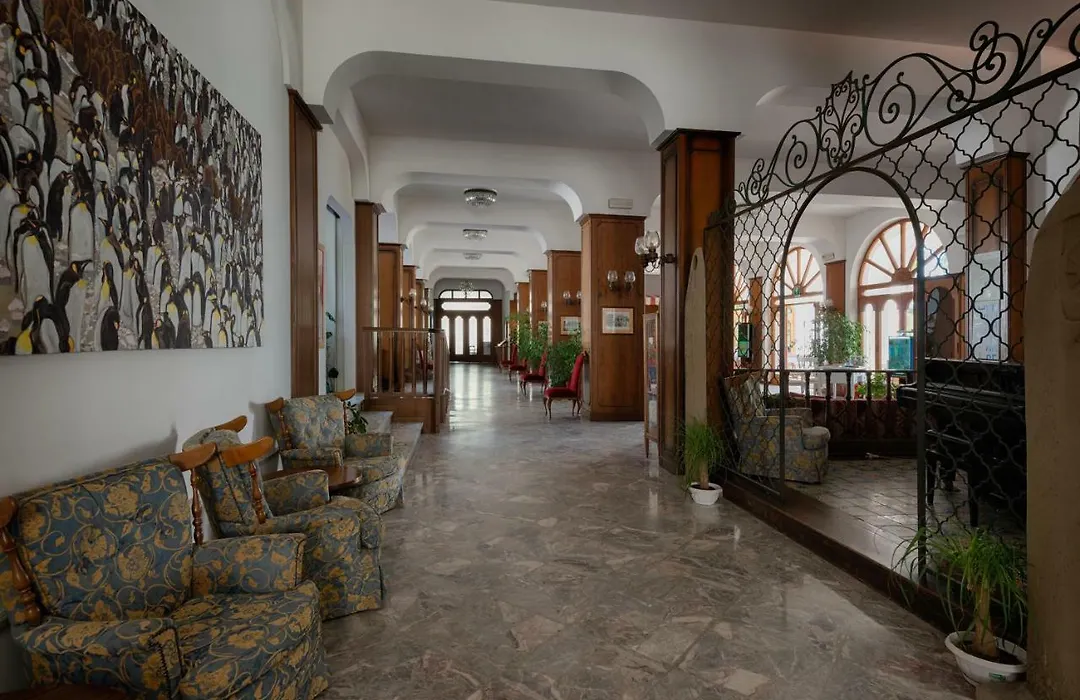 Grand Hotel Excelsior-1