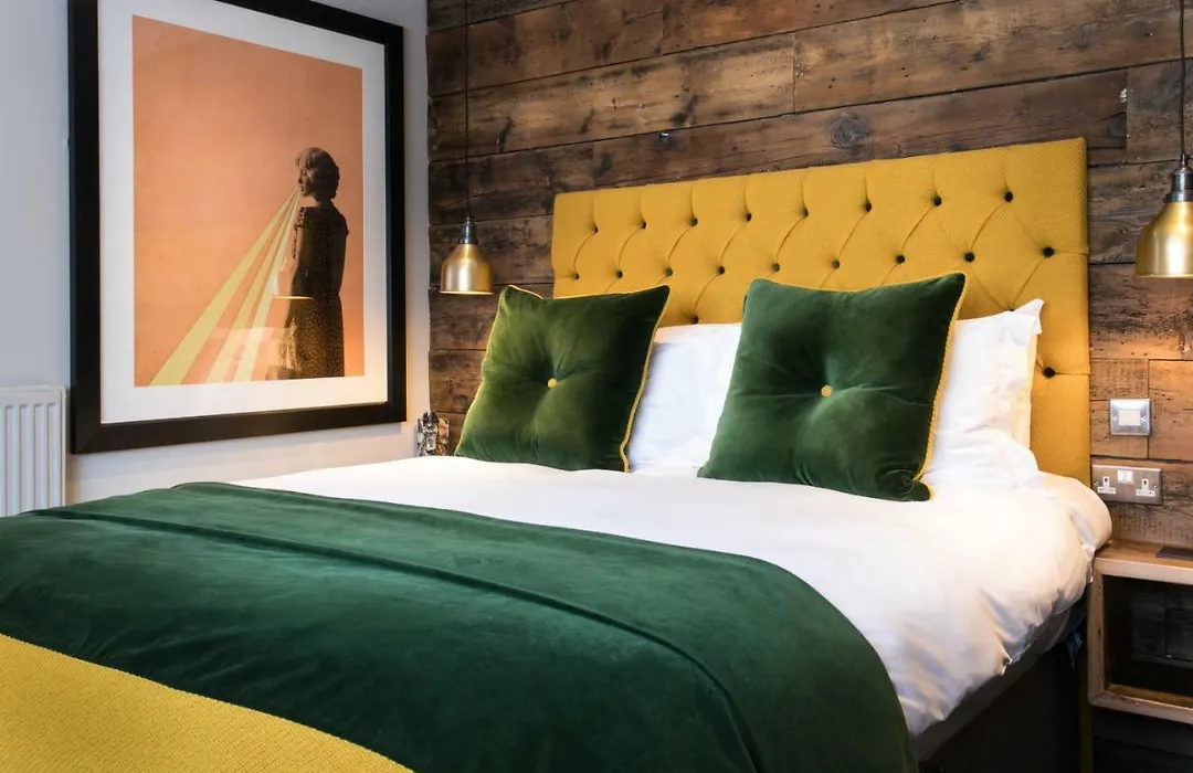 The Green Dragon Inn-1