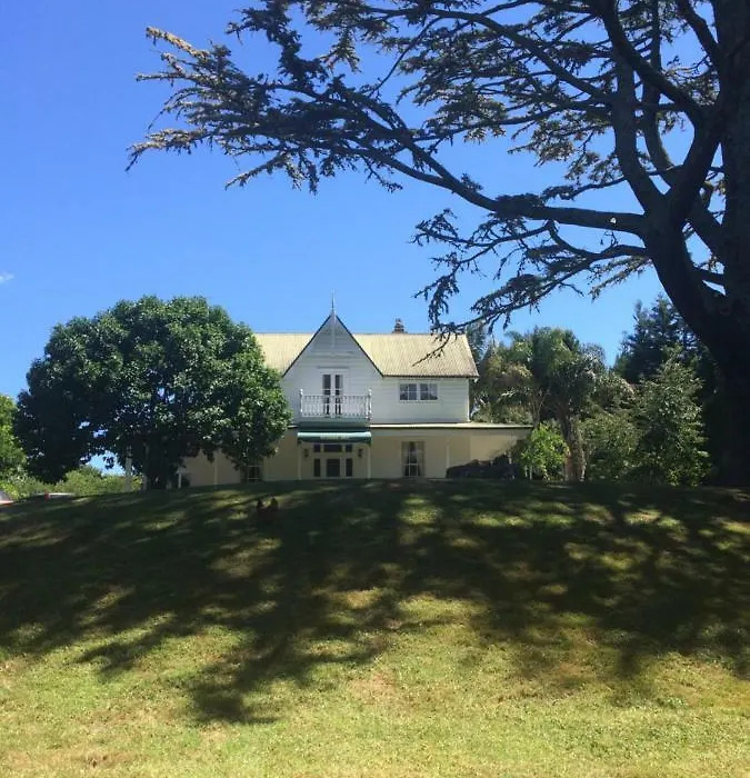 Paheke Boutique Lodge-1