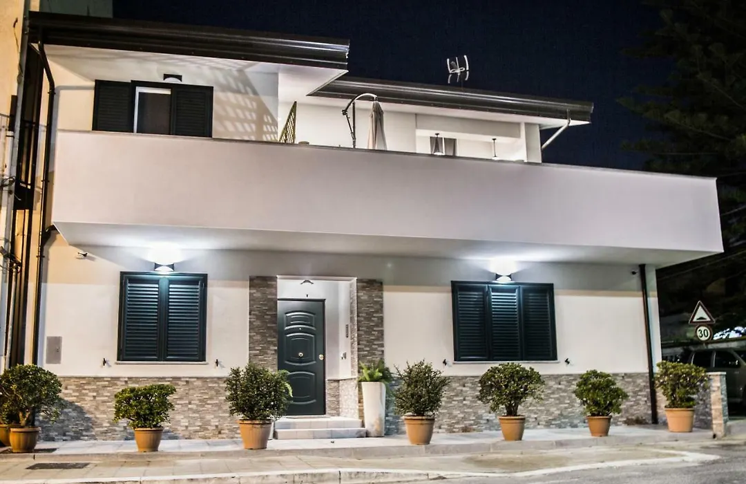 B&B A due Passi dal Mare-1