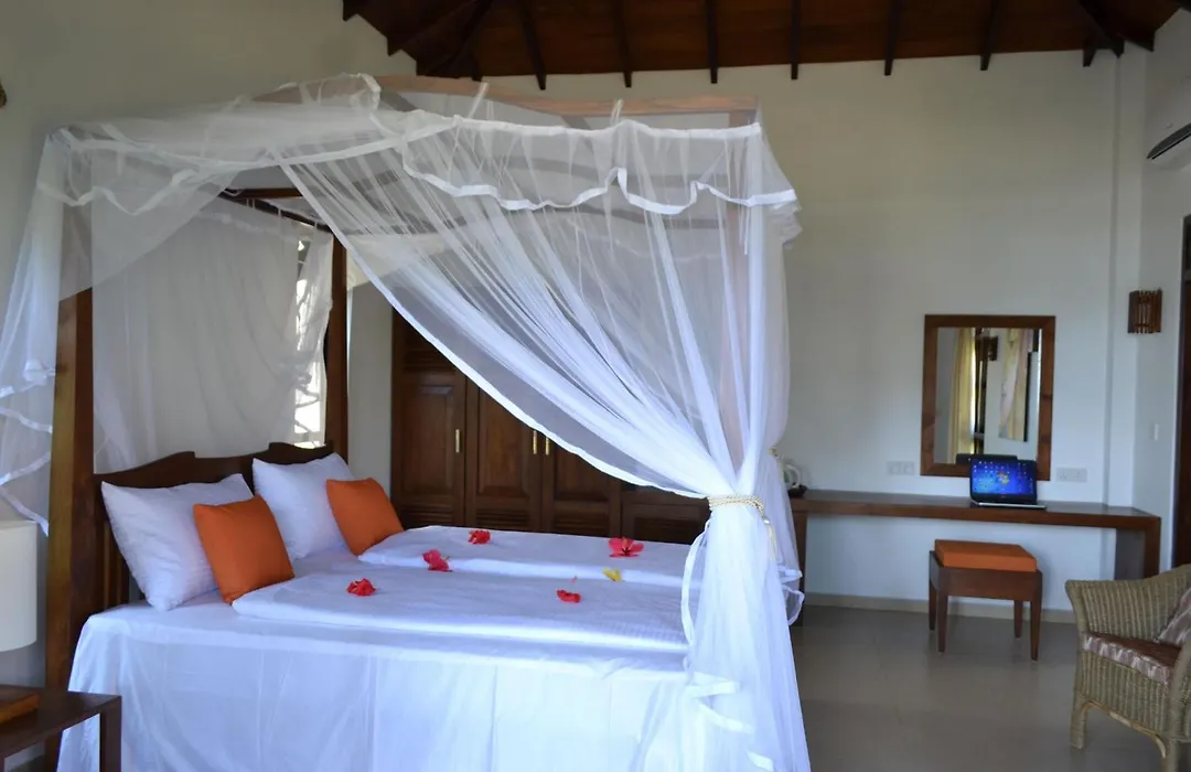 Lanka Beach Bungalows-1