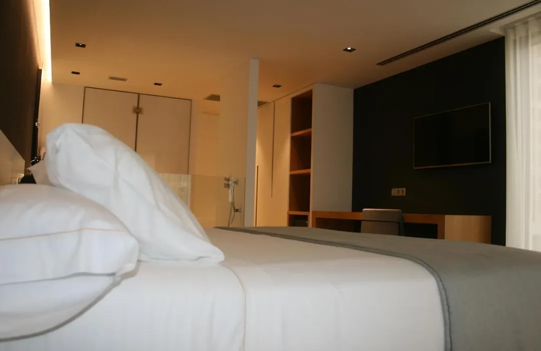 Hotel U Viveiro-1
