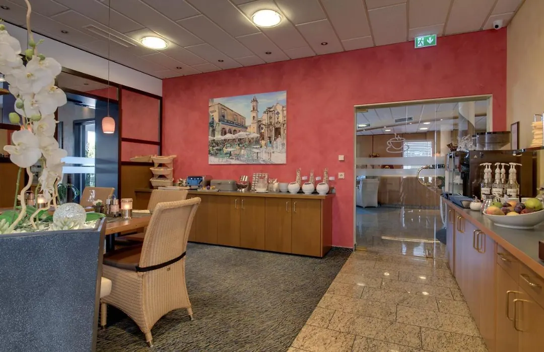 Hotel Merkur-1