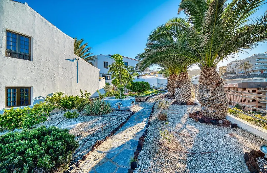 Ona Las Rosas-1