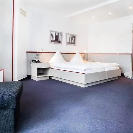 Hennedamm Hotel-2
