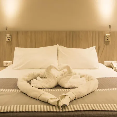 Parasol Luxury Hotel & Suites Adults Only-3