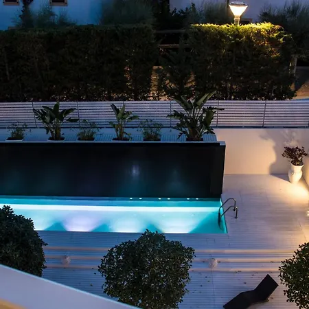 White Hotel-2