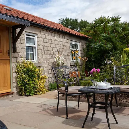 The Fox And Hounds Country Inn-3