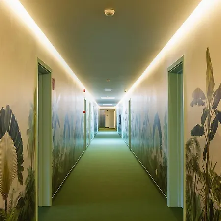 Three House Hotel-2