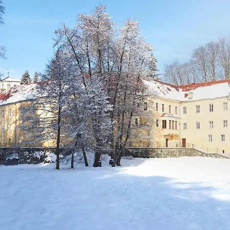 Zamek Na Skale-3