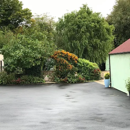 The Hawthornes Licensed Guest House-3