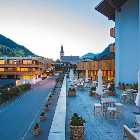 Sporthotel Chalet-3