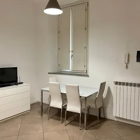 Easy Milano - Rooms&Apartments Navigli-2
