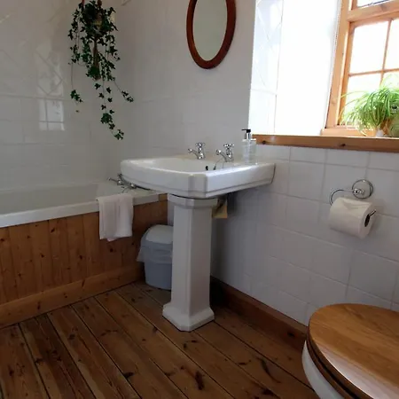 Larkrise Cottage Bed And Breakfast-2