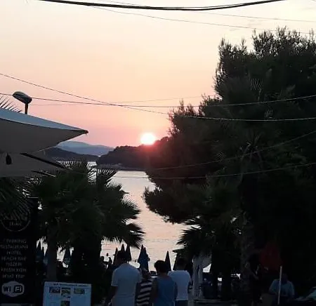 Hotel Adriatik Ksamil-3