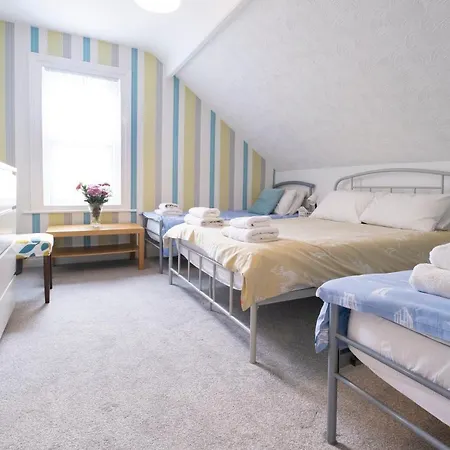 Cromer Guest House-2