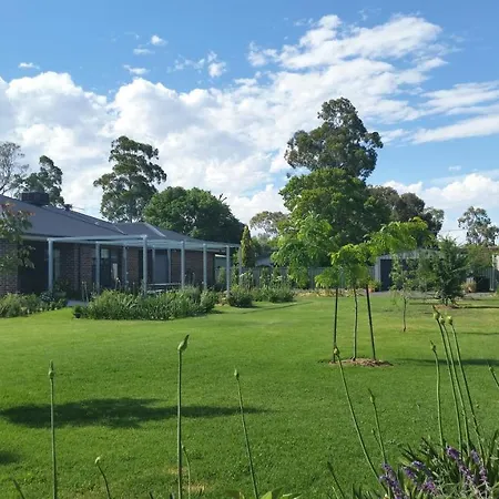 Kennedy House Euroa Perfect For Short Term Stays-3