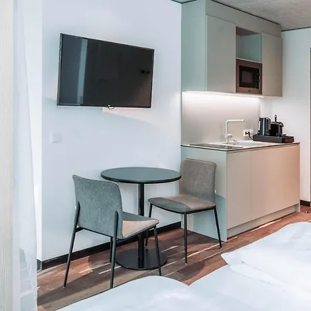Blackhome Innsbruck City South I Contactless Check-In-3