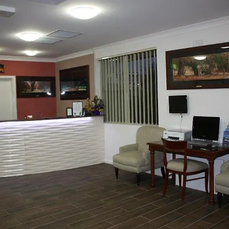 Country Plaza Motel-2