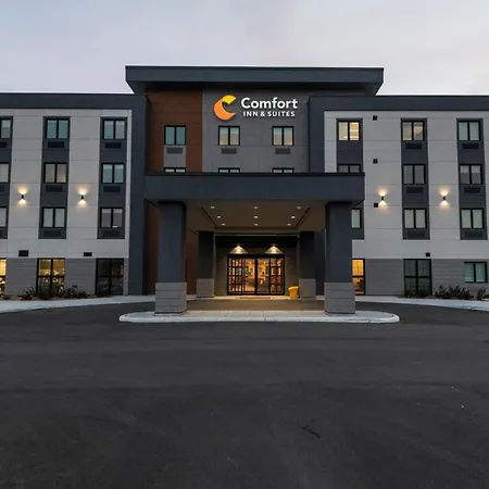 Comfort Inn & Suites-3