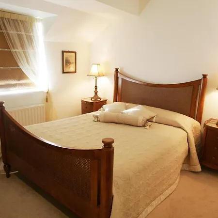 Heatons Guesthouse-3