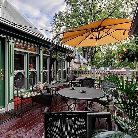 Auberge J.A Moisan-2