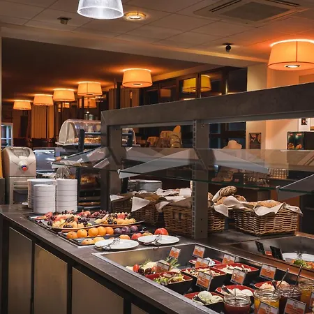 Food Hotel-2