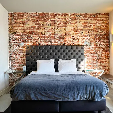 Van der Gang Suites-3